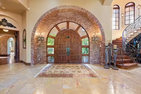 Entry Way - 9345 King Rd, Loomis, CA 95650 photo 2 of 10