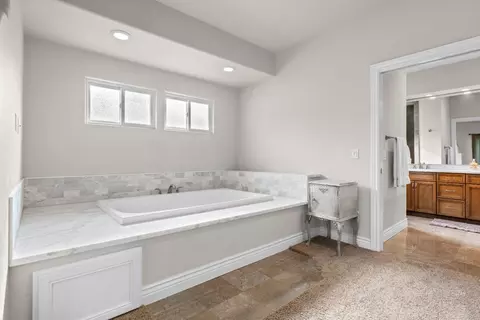 Bath - 4817 E Morada Ln, Stockton, CA 95212 photo 1 of 6