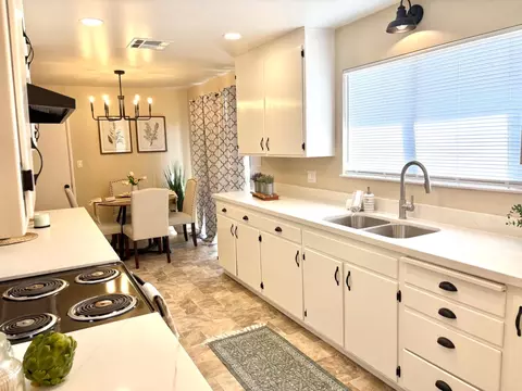 Kitchen - 930 Palomino St, Manteca, CA 95336 photo 2 of 3
