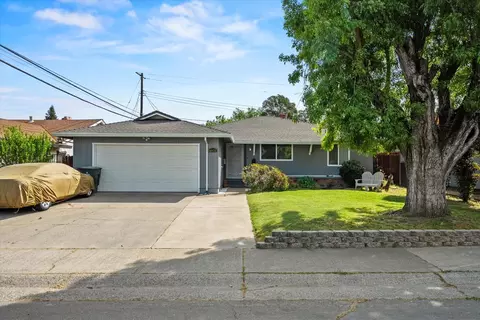 4921 Mcglashan St, Sacramento, CA 95820