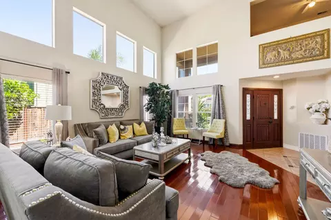 Living - 2053 Raven St, Tracy, CA 95376 photo 2 of 5