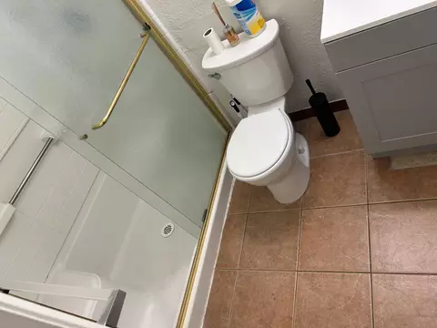Bath - 2900 Andre Ln #241, Turlock, CA 95382 photo 1 of 2