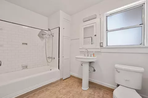 Bath - 3443 Kansas Ave, Modesto, CA 95358 photo 1 of 3