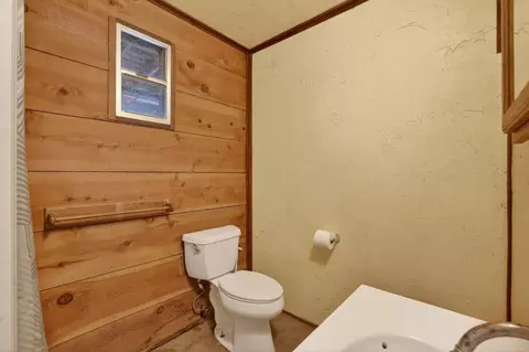Bath - 4290 Rancho Montes Dr, Placerville, CA 95667 photo 1 of 2