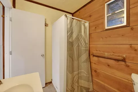 Bath - 4290 Rancho Montes Dr, Placerville, CA 95667 photo 2 of 2
