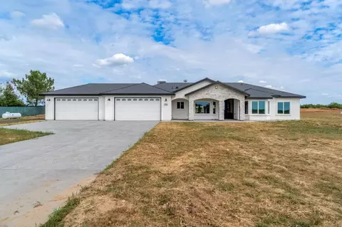 21035 Forest Glen Rd, Madera, CA 93638