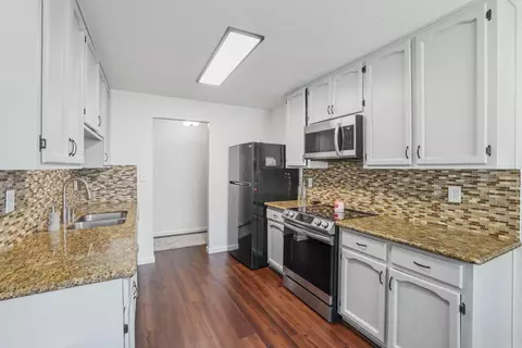 Kitchen - 1208 Guiseppe Ln, Modesto, CA 95355 photo 3 of 4
