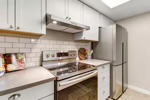 Kitchen - 2317 E 8th St, Davis, CA 95618 photo 4 of 6