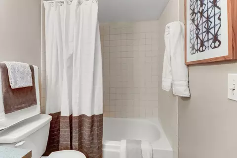 Bath - 2317 E 8th St, Davis, CA 95618 photo 2 of 3