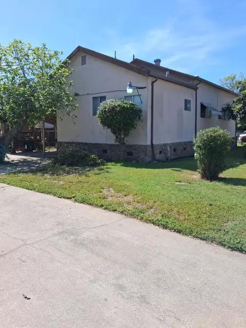 2104 S Union St, Stockton, CA 95206