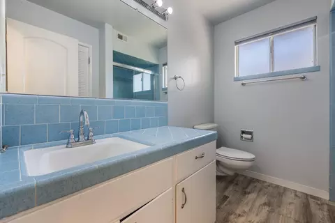 Bath - 15735 Redondo Dr, Tracy, CA 95304 photo 4 of 5
