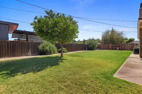 Exterior - 15735 Redondo Dr, Tracy, CA 95304 photo 10 of 12
