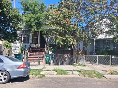 727 E Lindsay St, Stockton, CA 95202