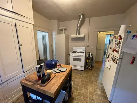 Kitchen - 512 12th St, Modesto, CA 95354 photo 2 of 7