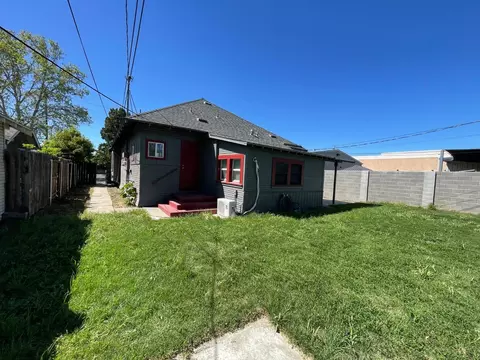 Exterior - 512 12th St, Modesto, CA 95354 photo 5 of 14