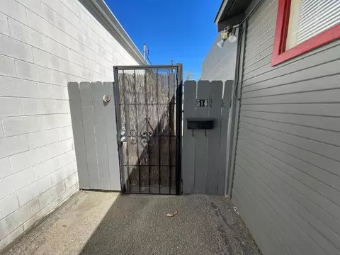 Exterior - 512 12th St, Modesto, CA 95354 photo 3 of 14