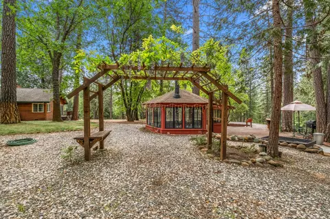 Exterior - 4061 Pacific Crest Ct, Placerville, CA 95667 photo 9 of 46
