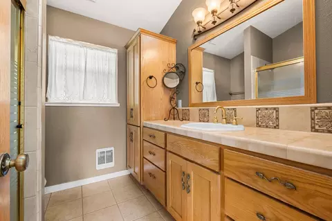 Bath - 4061 Pacific Crest Ct, Placerville, CA 95667 photo 1 of 3