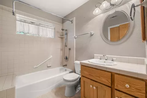 Bath - 4061 Pacific Crest Ct, Placerville, CA 95667 photo 3 of 3