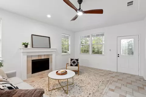 Living - 225 Creekside Way, Winters, CA 95694 photo 2 of 7