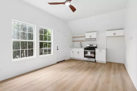 Living - 225 Creekside Way, Winters, CA 95694 photo 5 of 7