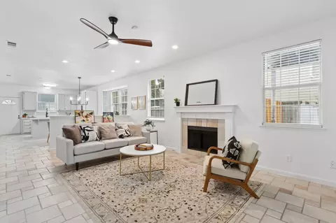 Living - 225 Creekside Way, Winters, CA 95694 photo 4 of 7
