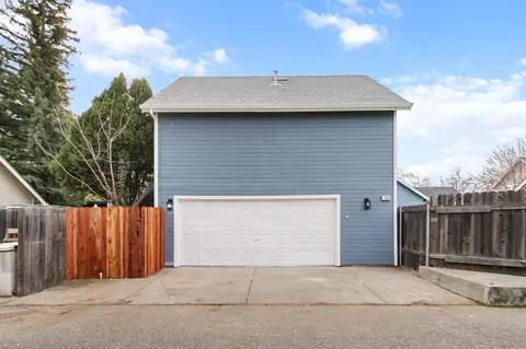 Exterior - 225 Creekside Way, Winters, CA 95694 photo 13 of 15