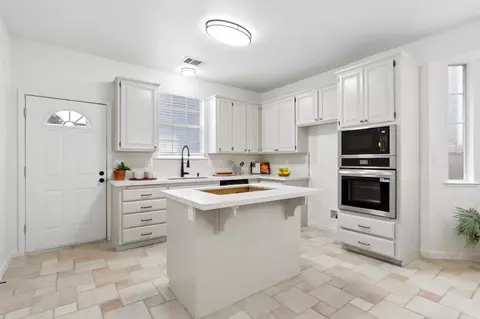 Kitchen - 225 Creekside Way, Winters, CA 95694 photo 1 of 3
