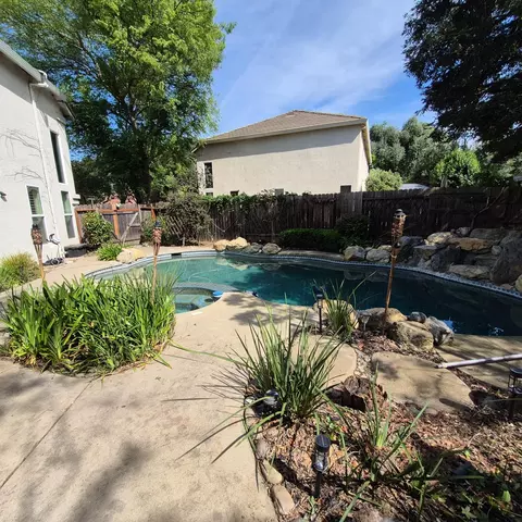 Exterior - 2604 Javan Ln, Carmichael, CA 95608 photo 6 of 7