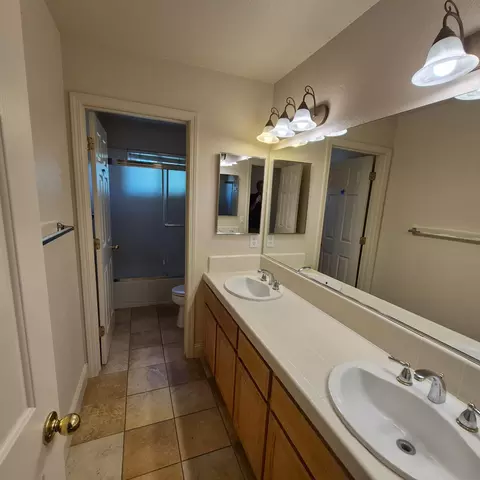 Bath - 2604 Javan Ln, Carmichael, CA 95608 photo 5 of 7
