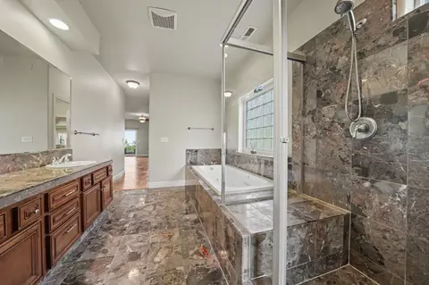 Bath - 10569 Ridgecrest Dr, Jackson, CA 95642 photo 2 of 3