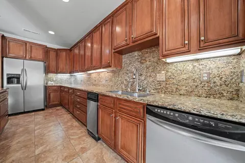 Kitchen - 10569 Ridgecrest Dr, Jackson, CA 95642 photo 5 of 6