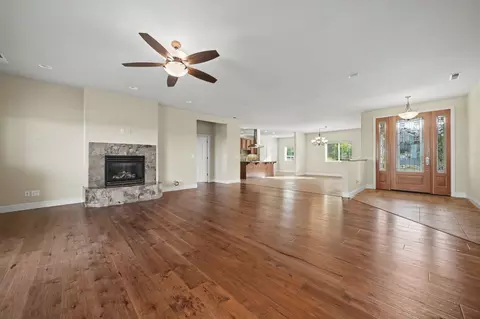 Living - 10569 Ridgecrest Dr, Jackson, CA 95642 photo 2 of 8