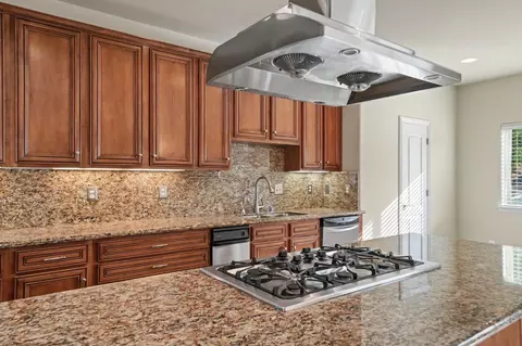 Kitchen - 10569 Ridgecrest Dr, Jackson, CA 95642 photo 2 of 6