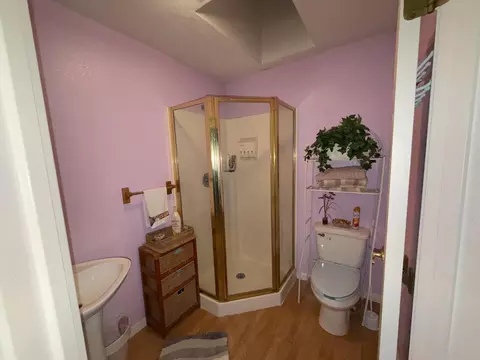 Bath - 645 Rigby Ln, Applegate, CA 95703 photo 5 of 6
