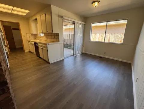 777 Lawrence Dr, Gilroy, CA 95020 photo 5