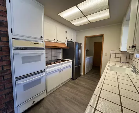 777 Lawrence Dr, Gilroy, CA 95020 photo 6