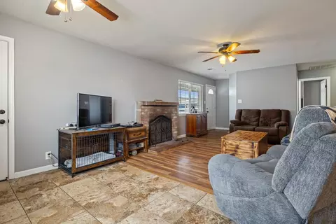 Living - 224 El Capitan Ave, Manteca, CA 95337 photo 2 of 2
