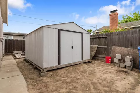 Exterior - 224 El Capitan Ave, Manteca, CA 95337 photo 5 of 5