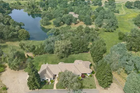 24521 N Mcintire Rd, Clements, CA 95227