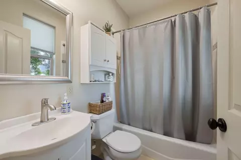 Bath - 24521 N Mcintire Rd, Clements, CA 95227 photo 4 of 6
