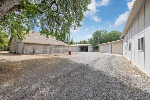 Exterior - 24521 N Mcintire Rd, Clements, CA 95227 photo 7 of 16