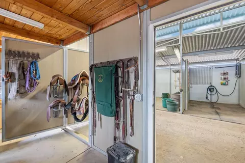 Entry Way - 24521 N Mcintire Rd, Clements, CA 95227 photo 5 of 7