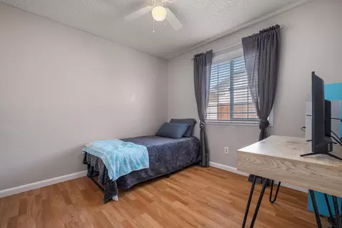 Bedroom - 2012 Ridgecrest Dr, Modesto, CA 95351 photo 3 of 4