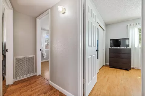 Entry Way - 2012 Ridgecrest Dr, Modesto, CA 95351 photo 5 of 6