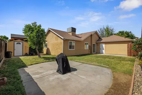 Exterior - 2012 Ridgecrest Dr, Modesto, CA 95351 photo 6 of 8