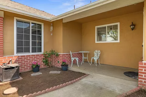 Exterior - 2012 Ridgecrest Dr, Modesto, CA 95351 photo 4 of 8