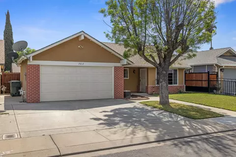 Exterior - 2012 Ridgecrest Dr, Modesto, CA 95351 photo 3 of 8