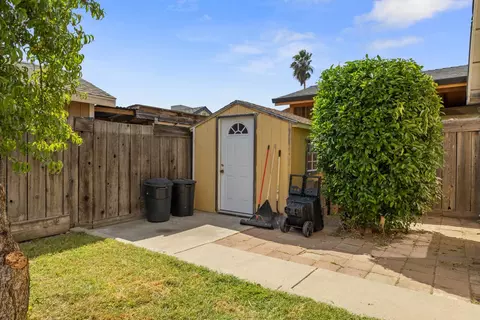 Exterior - 2012 Ridgecrest Dr, Modesto, CA 95351 photo 8 of 8