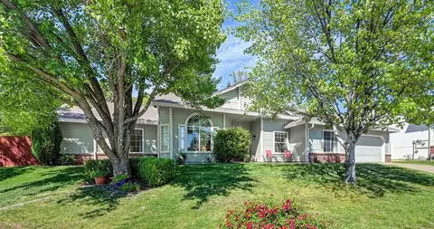 910 Centennial Ct, Auburn, CA 95603